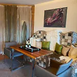Modernes Alpenapartment mit Sauna Wintergarten und Pool